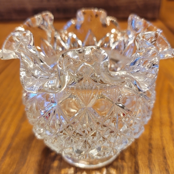 Fenton Ruffle Vase - Picture 7 of 12